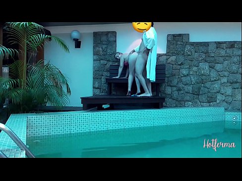 ❤️ Oga pe iranṣẹbinrin si awọn pool, sugbon ko le koju kan gbona ❤️  wa %yo.epicpornvideos-com.ru